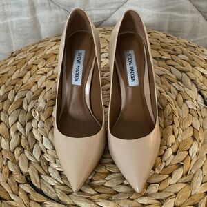 Steve Madden nude pumps